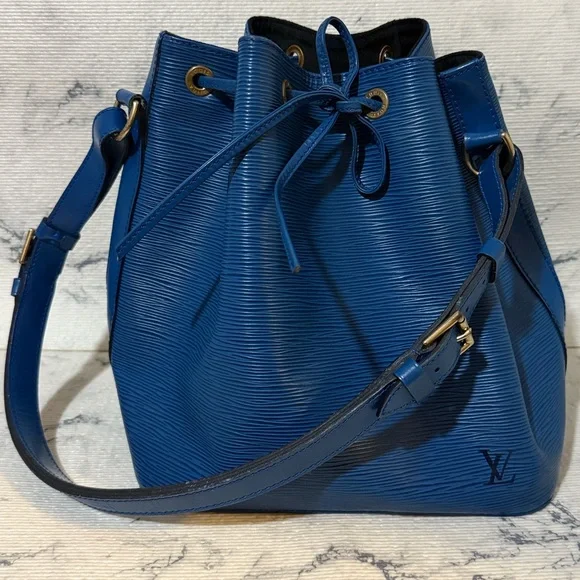 Louis Vuitton Blue Epi Petit Noe Bucket Shoulder Bag - Picture 10 of 13
